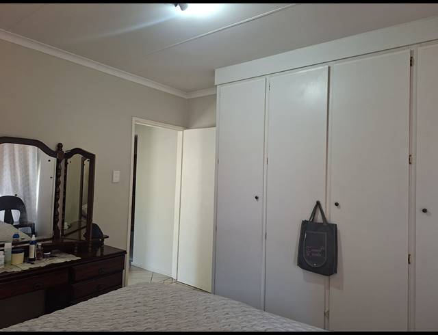 2 BEDROOM APARTMENT FOR SALE IN SAFARI GARDENS